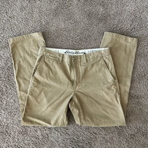 Eddie Bauer Classic Fit Khakis (34/32)